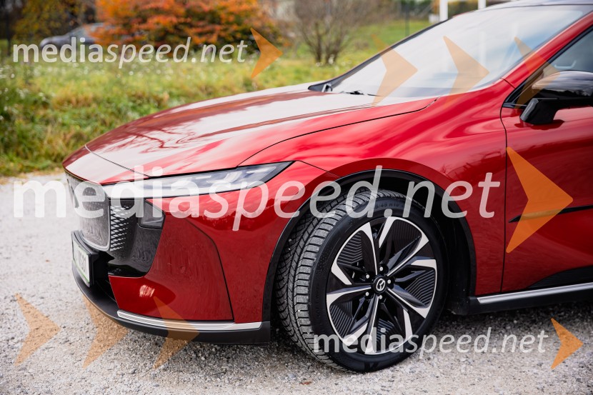 Nova električna Mazda 6e