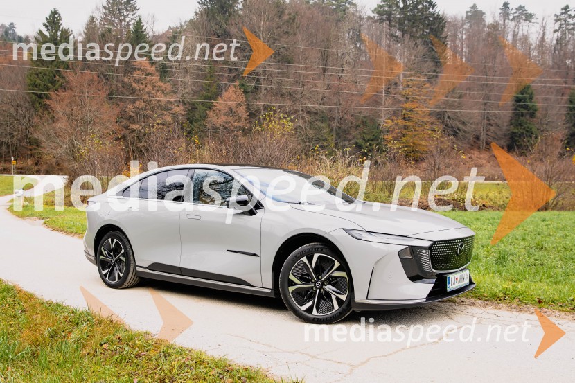 Nova električna Mazda 6e