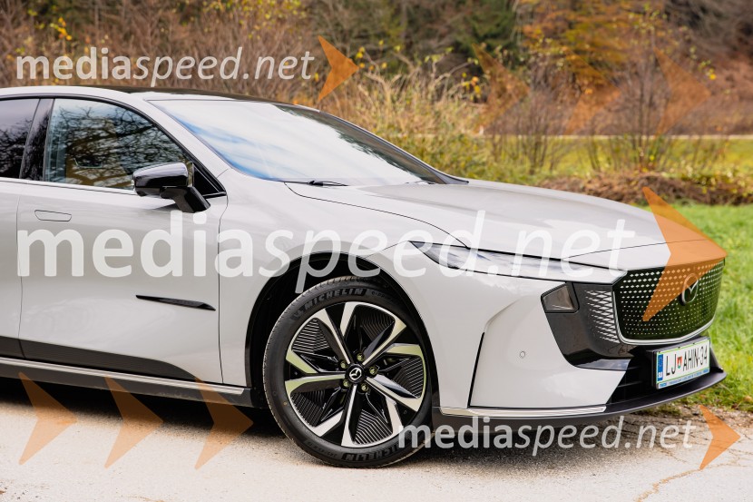 Nova električna Mazda 6e