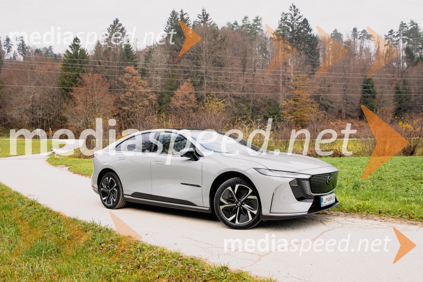 Nova električna Mazda 6e