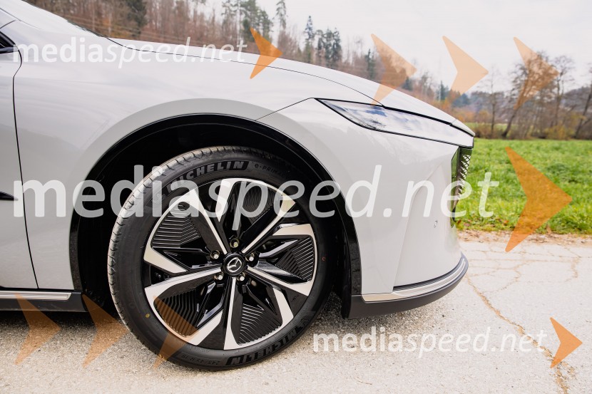 Nova električna Mazda 6e