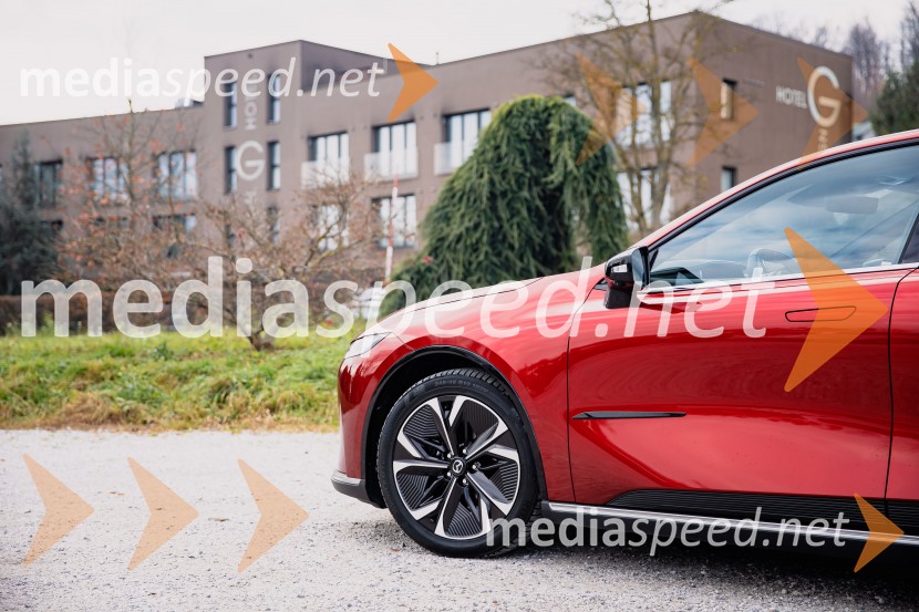 Nova električna Mazda 6e