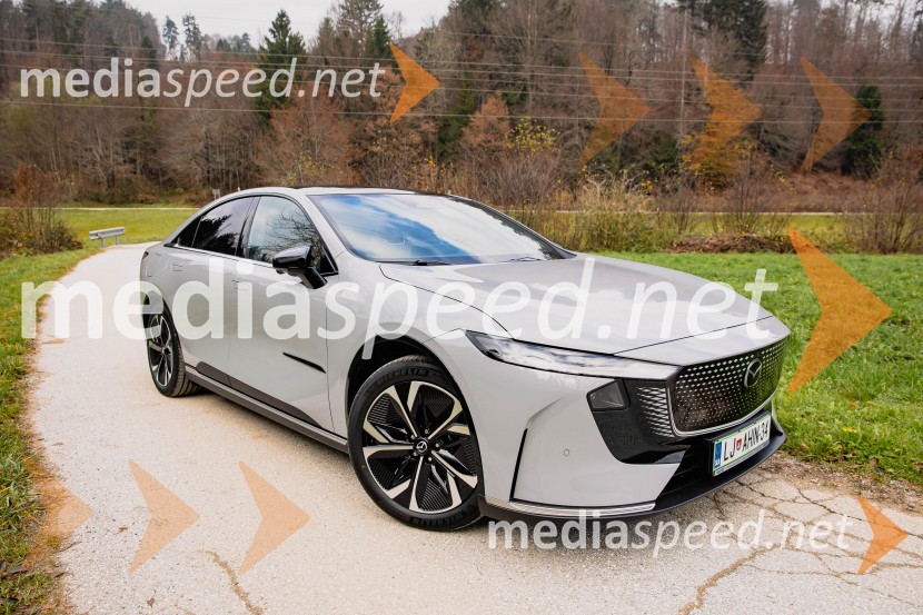 Nova električna Mazda 6e