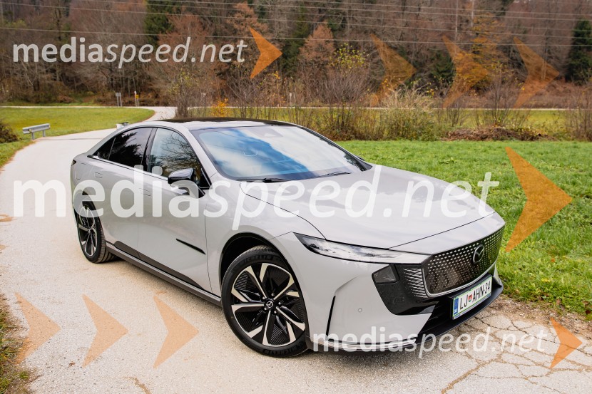 Nova električna Mazda 6e