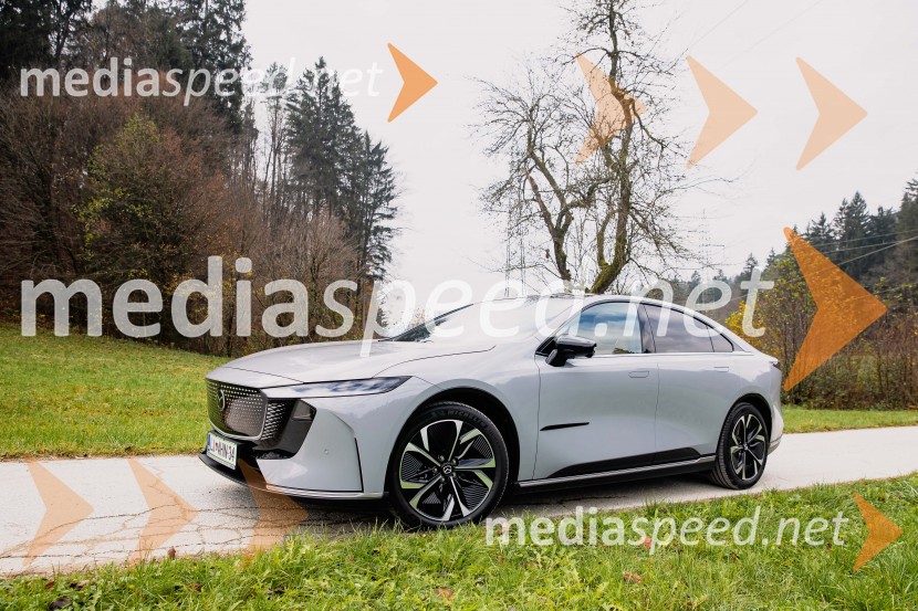 Nova električna Mazda 6e