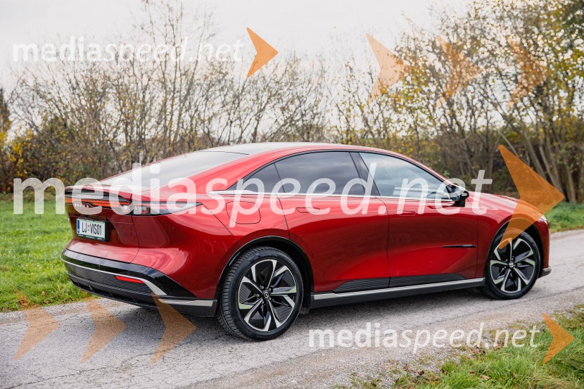 Nova električna Mazda 6e