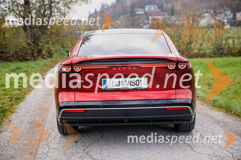 Nova električna Mazda 6e