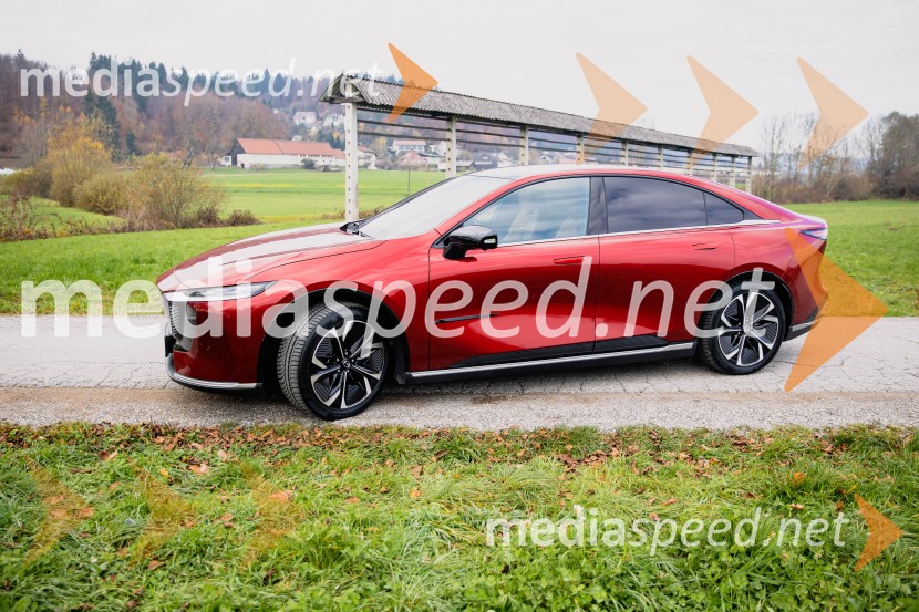 Nova električna Mazda 6e