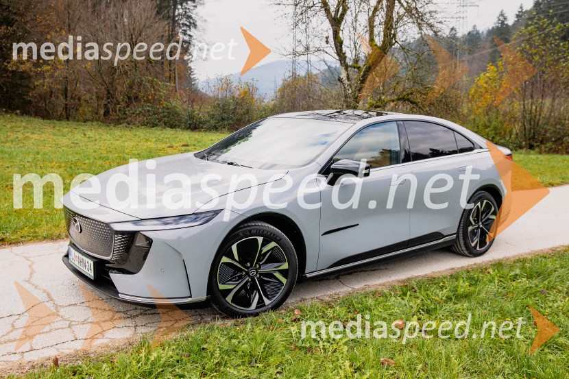 Nova električna Mazda 6e