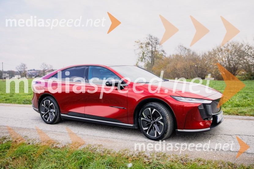 Nova električna Mazda 6e
