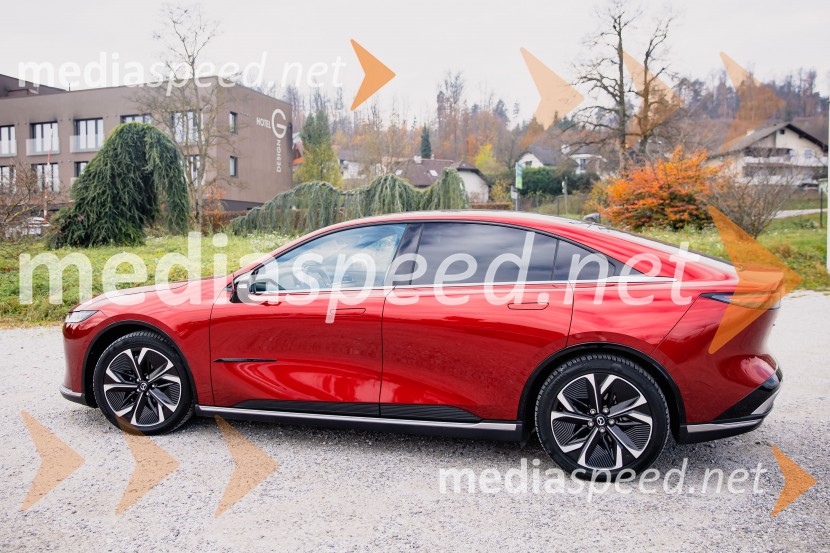 Nova električna Mazda 6e