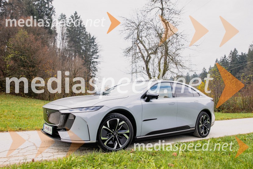 Nova električna Mazda 6e