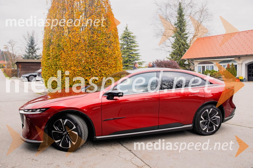 Nova električna Mazda 6e