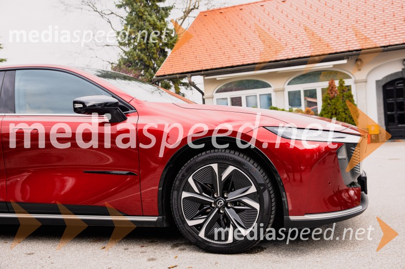 Nova električna Mazda 6e