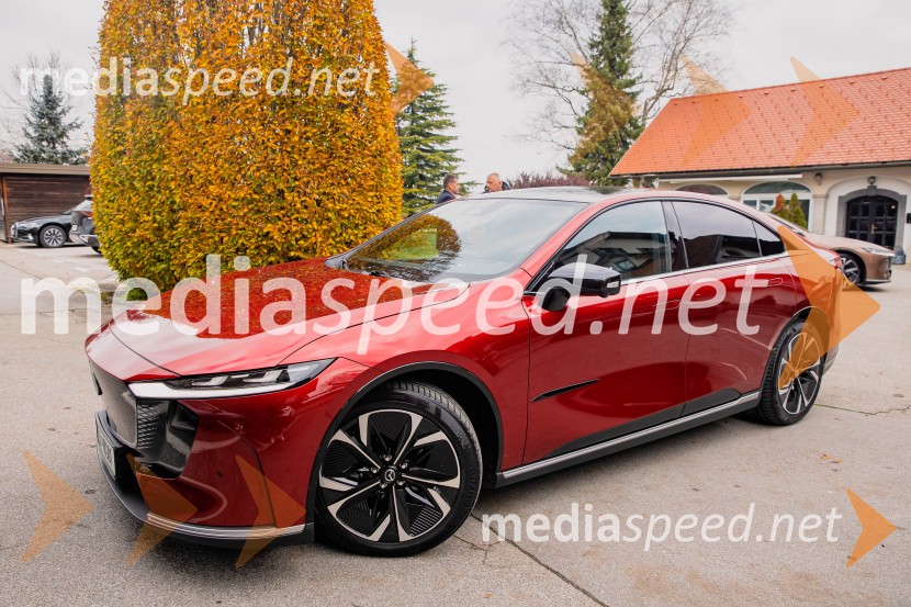 Nova električna Mazda 6e