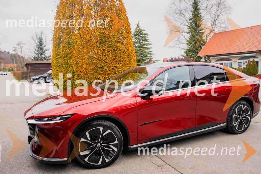 Nova električna Mazda 6e
