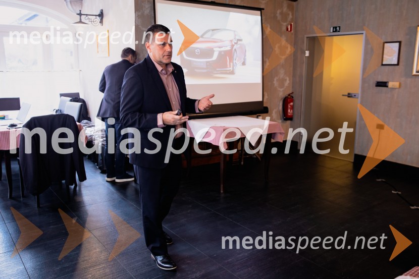 Nova električna Mazda 6e