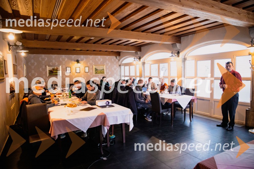 Nova električna Mazda 6e