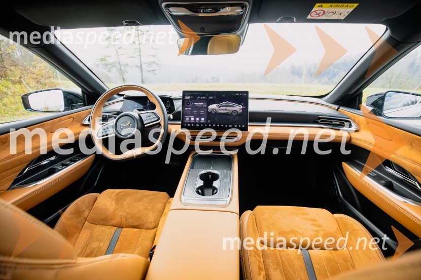 Nova električna Mazda 6e