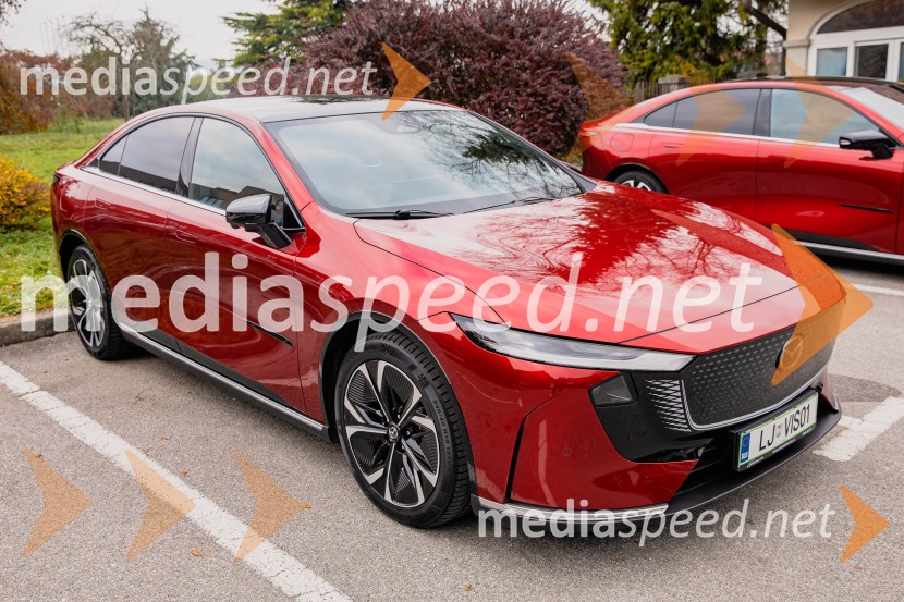 Nova električna Mazda 6e