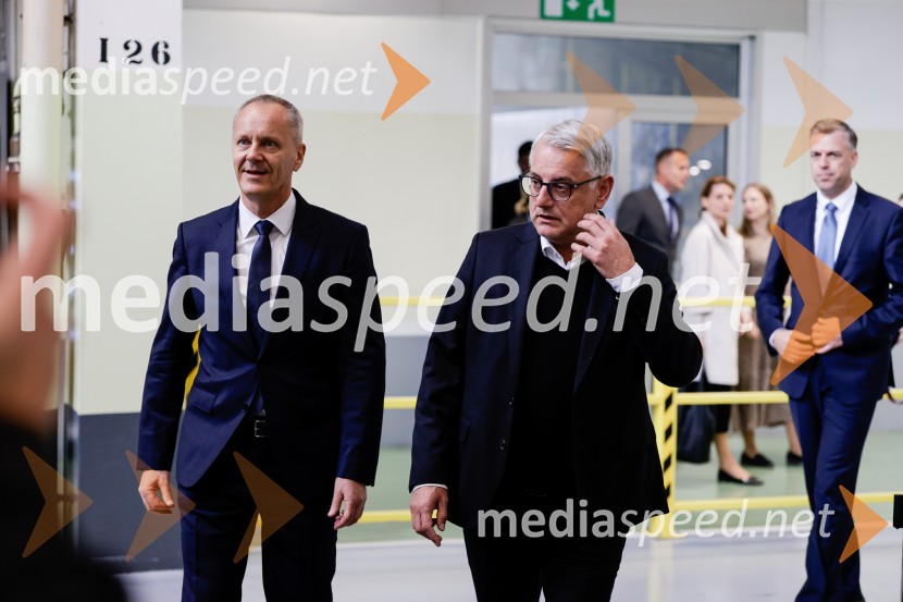  ... ;  Matjaž Han, minister za gospodarstvo, turizem in šport;  ... Renault Twingo E-Tech electric: prihodnost mestne mobilnosti