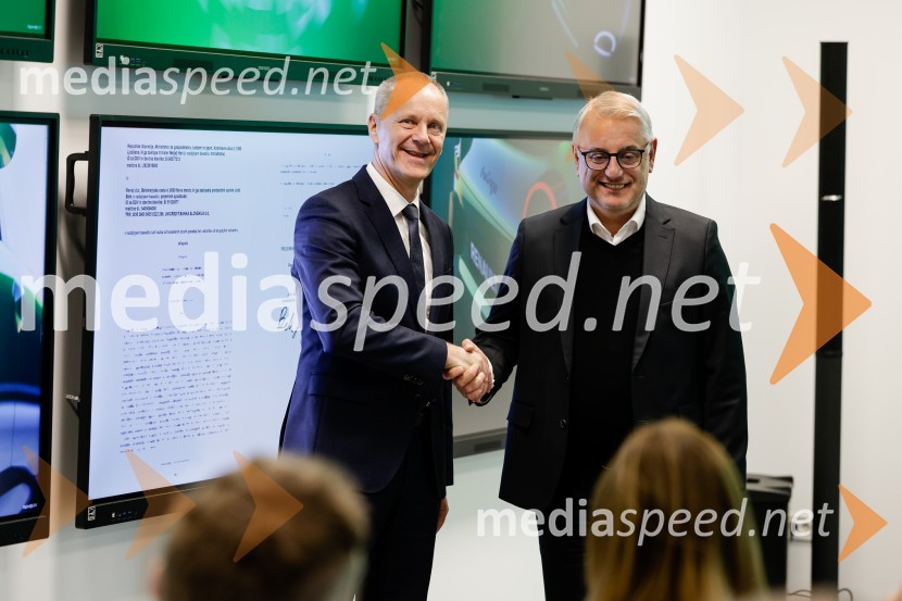  ... ;  Matjaž Han, minister za gospodarstvo, turizem in športRenault Twingo E-Tech electric: prihodnost mestne mobilnosti