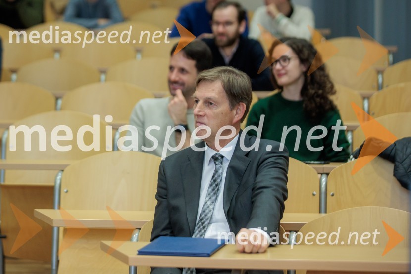 Pogovor s prof. dr. Adamom M. Grantom