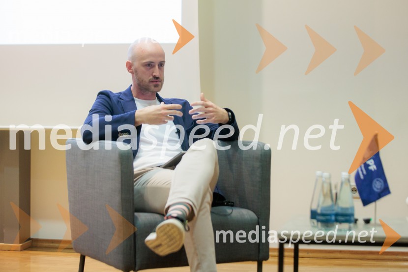 Pogovor s prof. dr. Adamom M. Grantom