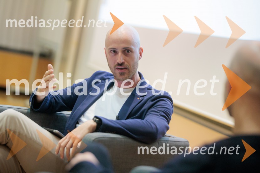 Pogovor s prof. dr. Adamom M. Grantom