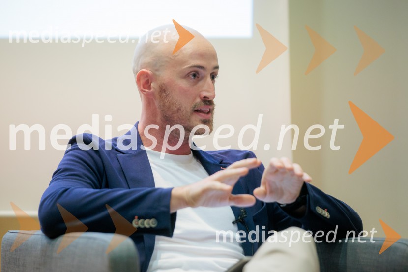 Pogovor s prof. dr. Adamom M. Grantom