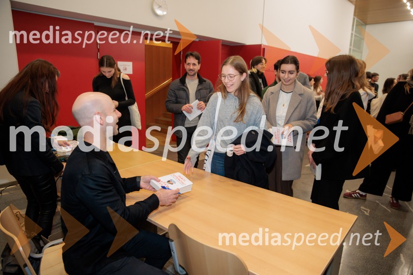 Pogovor s prof. dr. Adamom M. Grantom