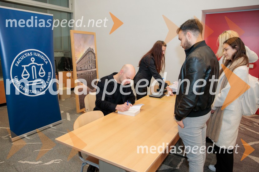 Pogovor s prof. dr. Adamom M. Grantom