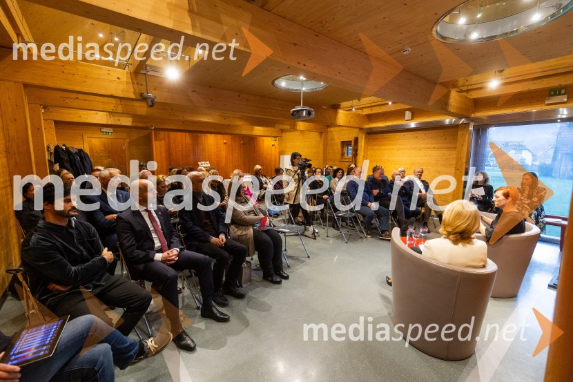 Slovenski konzularni zbor na Škrabčevi domačiji