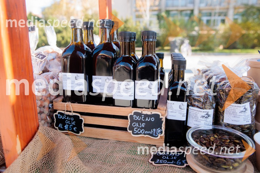 Tržnica lokalnih dobrot v Kranju