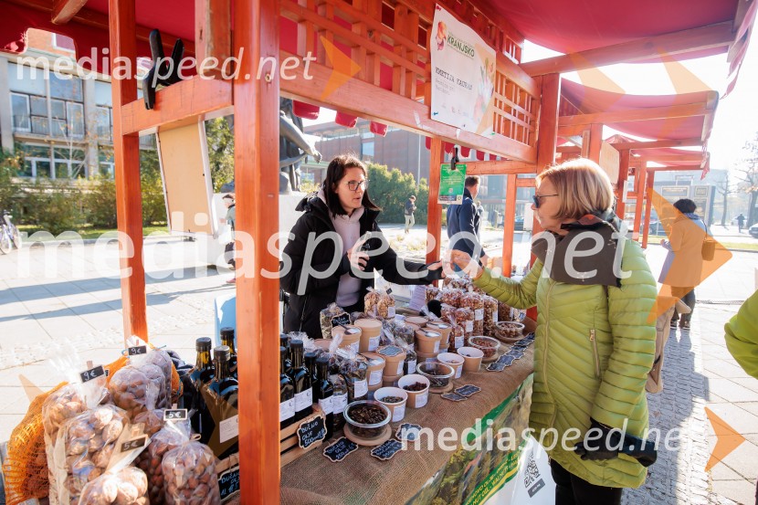 Tržnica lokalnih dobrot v Kranju