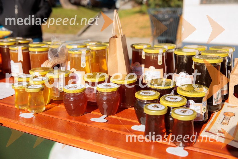 Tržnica lokalnih dobrot v Kranju