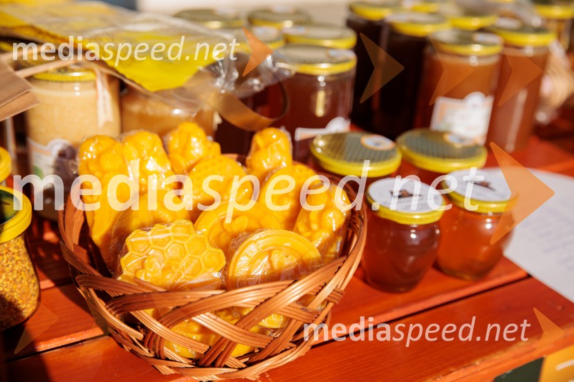 Tržnica lokalnih dobrot v Kranju