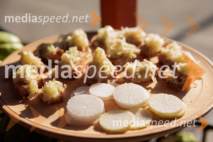 Tržnica lokalnih dobrot v Kranju