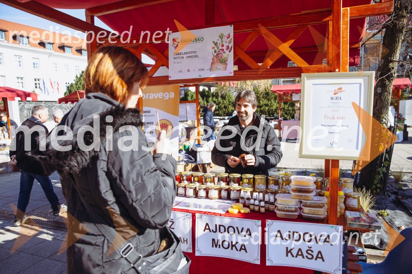 Tržnica lokalnih dobrot v Kranju