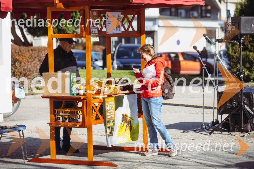 Tržnica lokalnih dobrot v Kranju