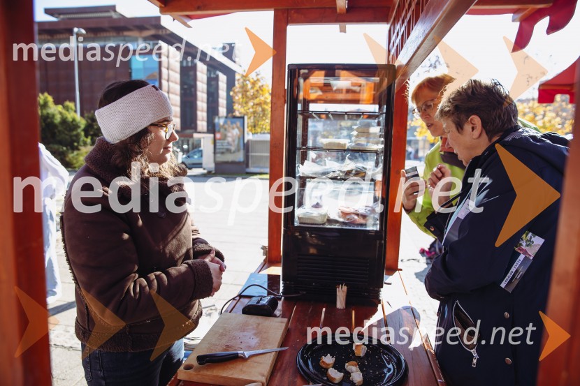 Tržnica lokalnih dobrot v Kranju