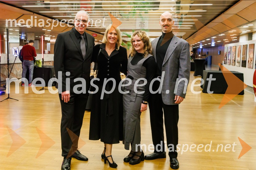  Marko  Naberšnik, režiser in scenarist;  ... ;  ... ;  ... 36. Liffe – Ljubljanski mednarodni filmski festival in premiera filma Belo se pere na devedeset