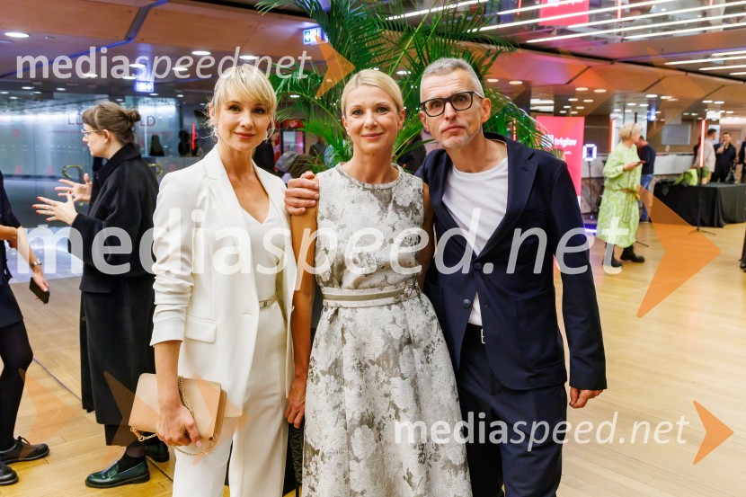  Iva Krajnc Bagola, igralka;  Tjaša  Železnik, igralka;  Aleš  Pavlin , Perfo production36. Liffe – Ljubljanski mednarodni filmski festival in premiera filma Belo se pere na devedeset