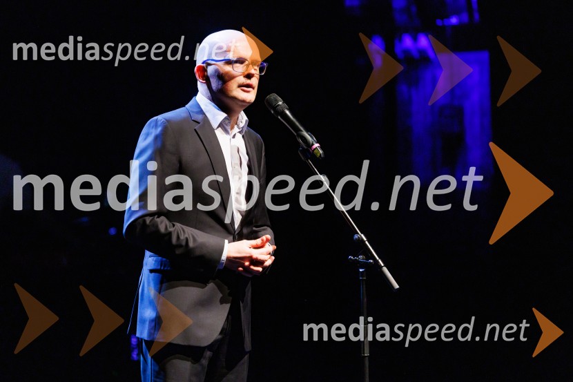  Simon Popek, vodja filmskega programa Cankarjevega doma36. Liffe – Ljubljanski mednarodni filmski festival in premiera filma Belo se pere na devedeset