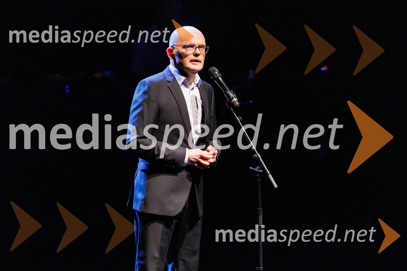  Simon Popek, vodja filmskega programa Cankarjevega doma36. Liffe – Ljubljanski mednarodni filmski festival in premiera filma Belo se pere na devedeset