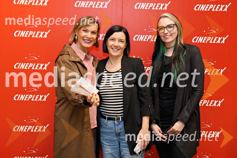  Ana Raščan, voditeljica in novinarka;  Andreja Purger, marketing Cineplexx;  Maruša SinkovičZdaj me vidiš, zdaj me ne vidiš 3, premiera filma v Cineplexxu