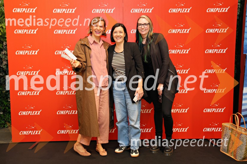  Ana Raščan, voditeljica in novinarka;  Andreja Purger, marketing Cineplexx;  Maruša SinkovičZdaj me vidiš, zdaj me ne vidiš 3, premiera filma v Cineplexxu