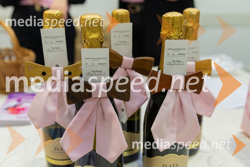 Roza oktober in moška moda, humanitarn modna revija