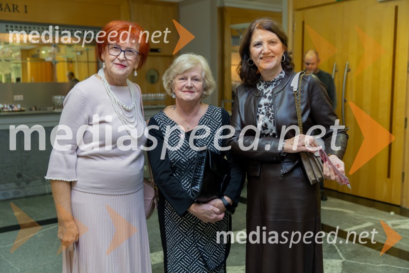 Roza oktober in moška moda, humanitarn modna revija