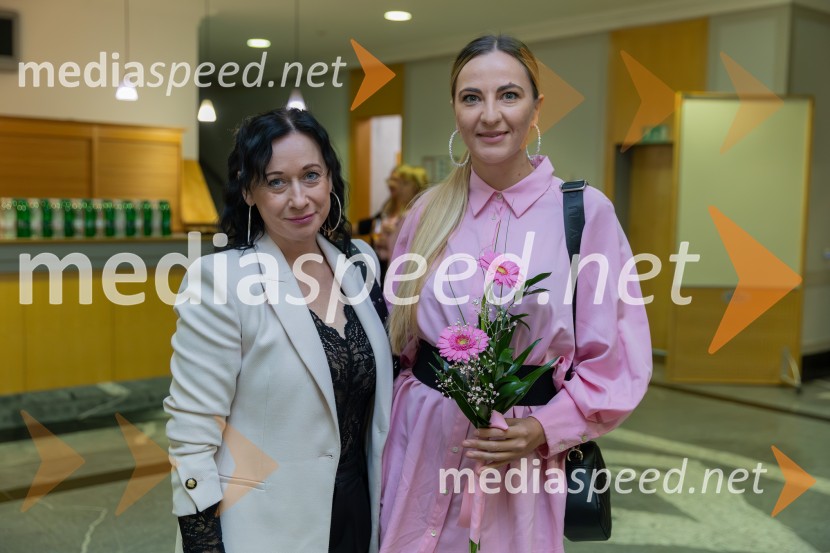 Roza oktober in moška moda, humanitarn modna revija